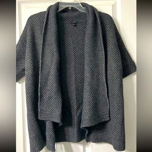 Ann Taylor short-sleeved gray sweater